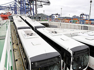 Porto de Paranaguá faz o maior embarque de ônibus de sua história